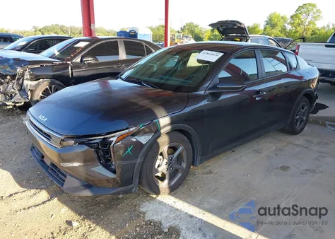 2025 Kia K4 Lxs z USA, uszkodzony, nr VIN 3KPFT4DE1SE047675